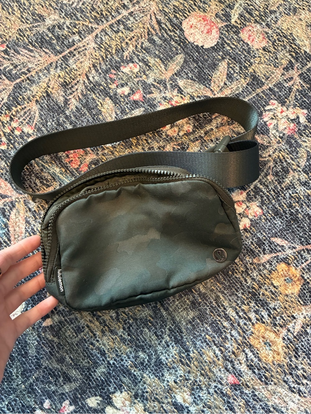 Lululemon Everywhere Belt Bag green camo